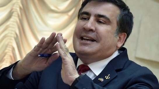 Саакашвили гневно облили водой на Украине