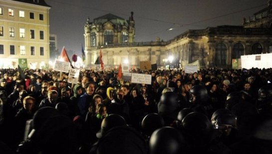 В Дрездене поднялись против Меркель