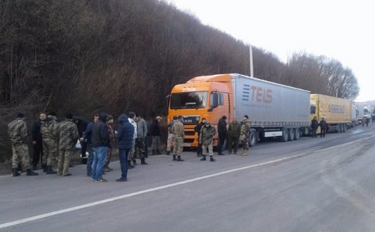 Украинские дальнобойщики ополчились против националистов