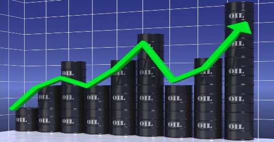 Из-за лесных пожаров в Канаде цены на нефть выросли