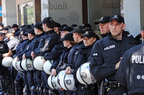 Германия расширяет штат полицейских