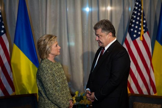Украинский президент посоветовался с Клинтон по поводу конфликта на Донбассе