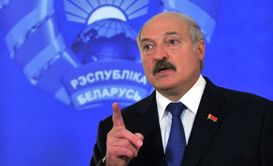 Лукашенко пожаловался, что с Украины в республику идет все больше оружия