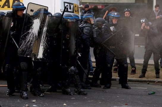 Во французском городе массовые протесты против полиции