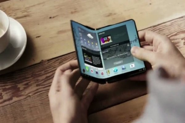 Samsung готовит партию прототипов смартфонов со складным дисплеем