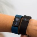 Fitbit представляет два новых фитнес-трекера