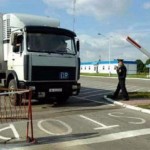Киев восстановил пропуск машин с продуктами в Крым