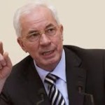 Азаров уверен, что Порошенко стал президентом в результате фальсификаций